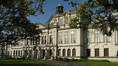 201142131944_1.jpg