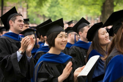越来越多的同学选择出国留学,而每年高考后都会掀起一番留学热潮,那么